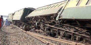 Pakistan : Au moins 5 morts et 30 blessés dans le déraillement d’un train