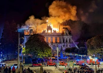 France: A qui profite le chaos à six mois de la présidentielle?